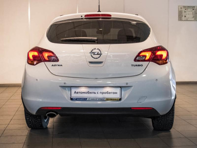 Opel Astra 1.4 Turbo AT (140 л. с.)