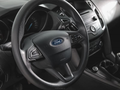 Ford Focus Хетчбэк 1.6 Ti-VCT MT (105 л. с.)