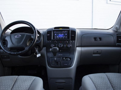 Kia Carnival 2.7 AT (189 л.с.)