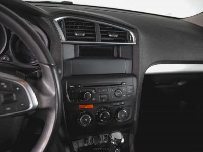 Citroen C4 1.6 VTi AT (120 л. с.)