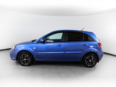 Kia Rio 1.4 AT (97 л. с.)