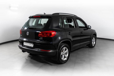 Volkswagen Tiguan 1.4 TSI BlueMotion MT (122 л. с.)