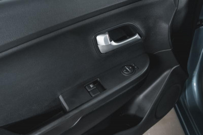 Kia Rio 1.4 MT (107 л. с.)
