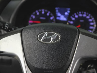 Hyundai Solaris 1.4 MT (107 л. с.)