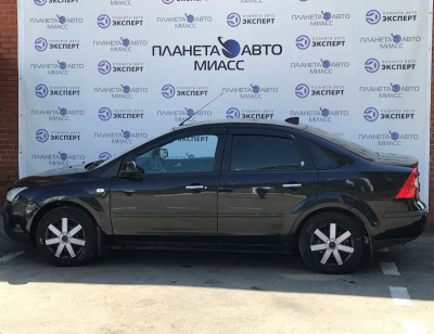 Ford Focus 1.8 MT (125 л. с.)