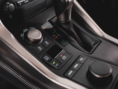 Lexus NX 200 2.0 CVT (151 л.с.) 4WD