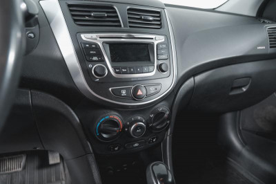 Hyundai Solaris Хетчбек 1.6 AT (123 л. с.)