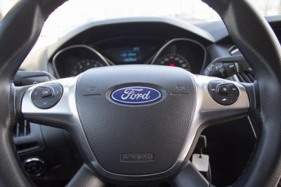 Ford Focus 1.6 MT (105 л. с.)