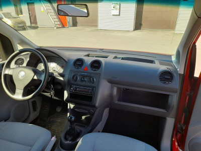Volkswagen Caddy 1.6 MT (102 л. с.)