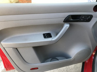 Volkswagen Caddy 1.6 MT (102 л. с.)
