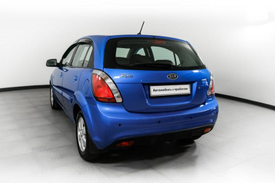 Kia Rio 1.4 AT (97 л. с.)