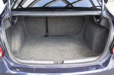 Volkswagen Polo 1.6 MT (105 л. с.)