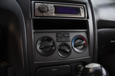 Hyundai Elantra 1.6 MT (107 л.с.)