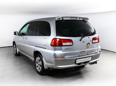 Nissan Liberty 2.0 CVT (147 л. с.)