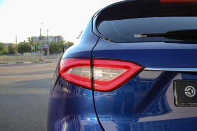 Maserati Levante 3.0 V6 AT (350 л.с.)