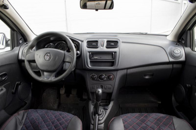 Renault Sandero 1.6 MT (82 л. с.)