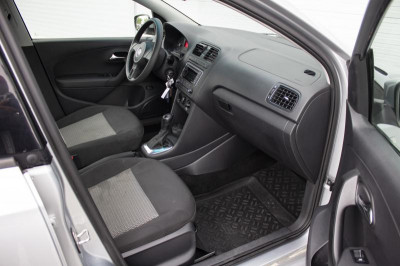 Volkswagen Polo 1.6 Tiptronic (105 л. с.)