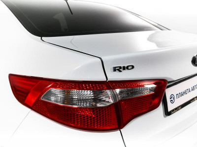 Kia Rio 1.6 MT (123 л. с.)