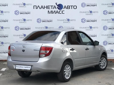 LADA Granta седан 1.6 MT 8кл (87 л. с.)