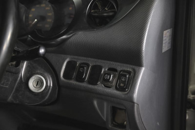 Daihatsu YRV 1.3 AT (90 л. с.)