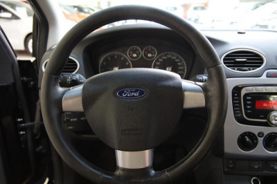 Ford Focus 1.6 MT (116 л. с.)