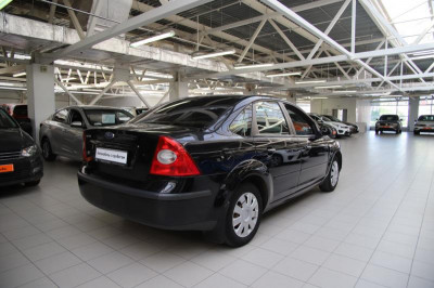 Ford Focus 1.6 MT (116 л. с.)
