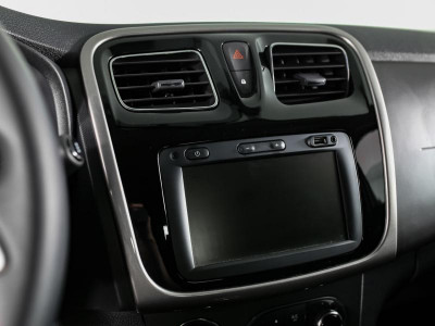 Renault Logan Stepway 1.6 AT (102 л.с.)