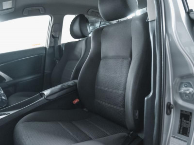 Toyota Avensis 1.8 CVT (147 л. с.)
