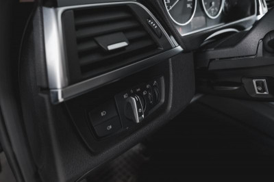 BMW 3 серия 320i AT (184 л. с.)