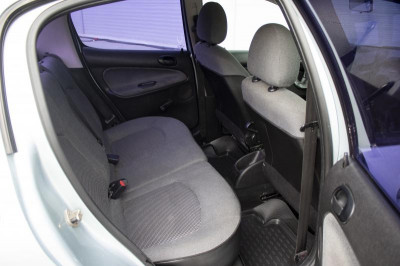 Peugeot 206 1.4 MT (75 л. с.)