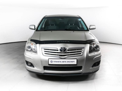 Toyota Avensis 1.8 MT (129 л. с.)
