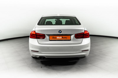 BMW 3 серия 320i AT (184 л. с.)