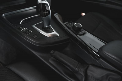BMW 3 серия 320i AT (184 л. с.)