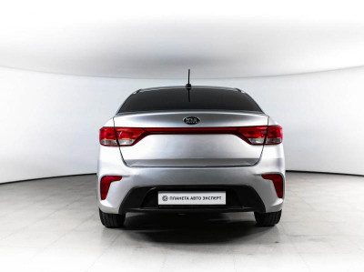 Kia Rio 1.4 MT (100 л. с.)