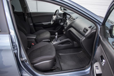 Kia Rio 1.6 6MT (123 л. с.)