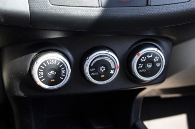Mitsubishi Outlander 3.0 AT 4WD (220 л. с.)