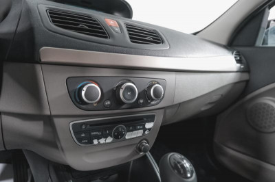 Renault Megane 1.6 MT (110 л. с.)