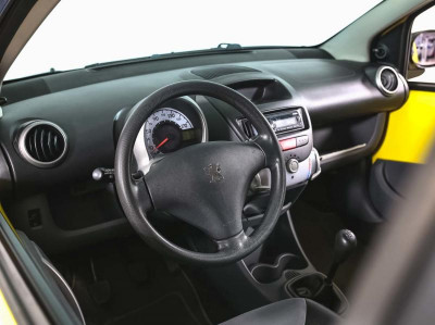 Peugeot 107 1.0 MT (68 л. с.)