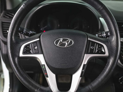 Hyundai Solaris 1.6 AT (123 л. с.)