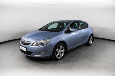 Opel Astra 1.4 Turbo MT (140 л. с.)