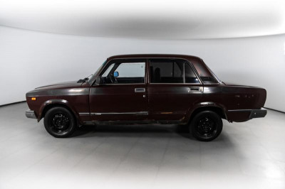 LADA 2107 1.6 MT (75 л. с.)