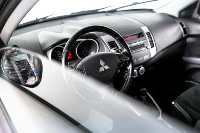 Mitsubishi Outlander 2.4 CVT 4WD (170 л. с.)
