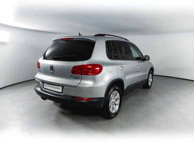 Volkswagen Tiguan 2.0d AT (140 л.с.) 4WD