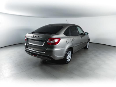 LADA Новая Granta хетчбэк 1.6 MT 16кл (106 л. с.)