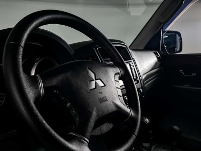 Mitsubishi Pajero 3.0 AT AWD (178 л. с.)