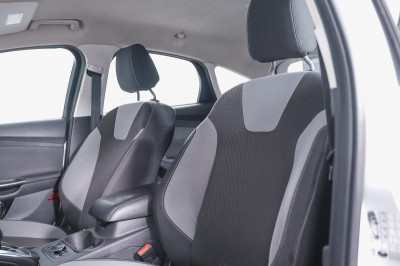 Ford Focus 1.6 MT (105 л. с.)