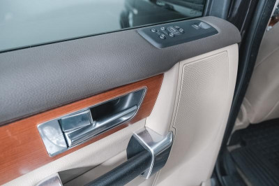 Land Rover Discovery 3.0 TD AT (245 л. с.)