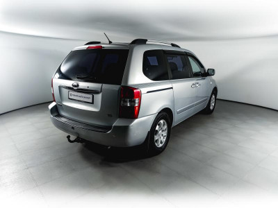 Kia Carnival 2.7 AT (189 л.с.)
