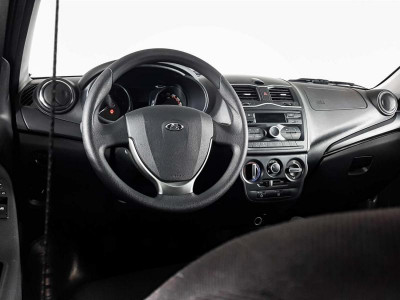 LADA Новая Granta седан 1.6 MT 16 кл (106 л. с.)