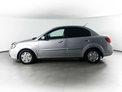 Kia Rio 1.4 MT (97 л. с.)